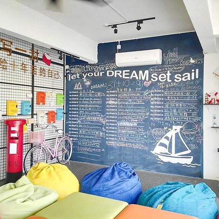 Roof Talk Theme Hostel Johor Bahru Exteriér fotografie