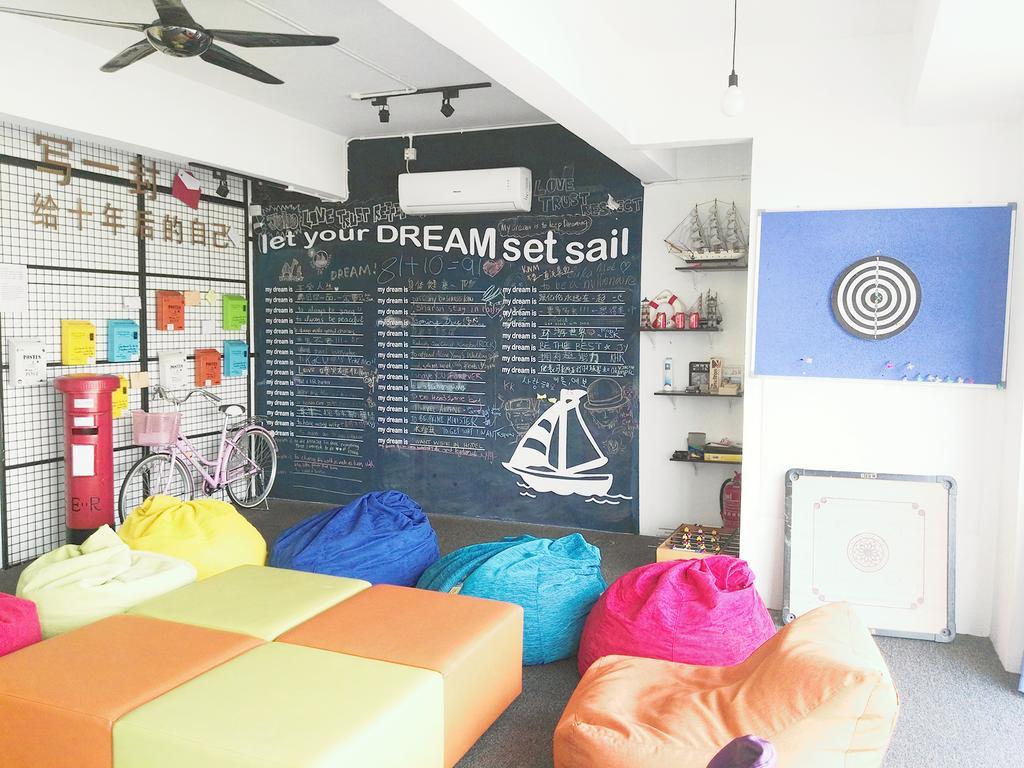 Roof Talk Theme Hostel Johor Bahru Exteriér fotografie